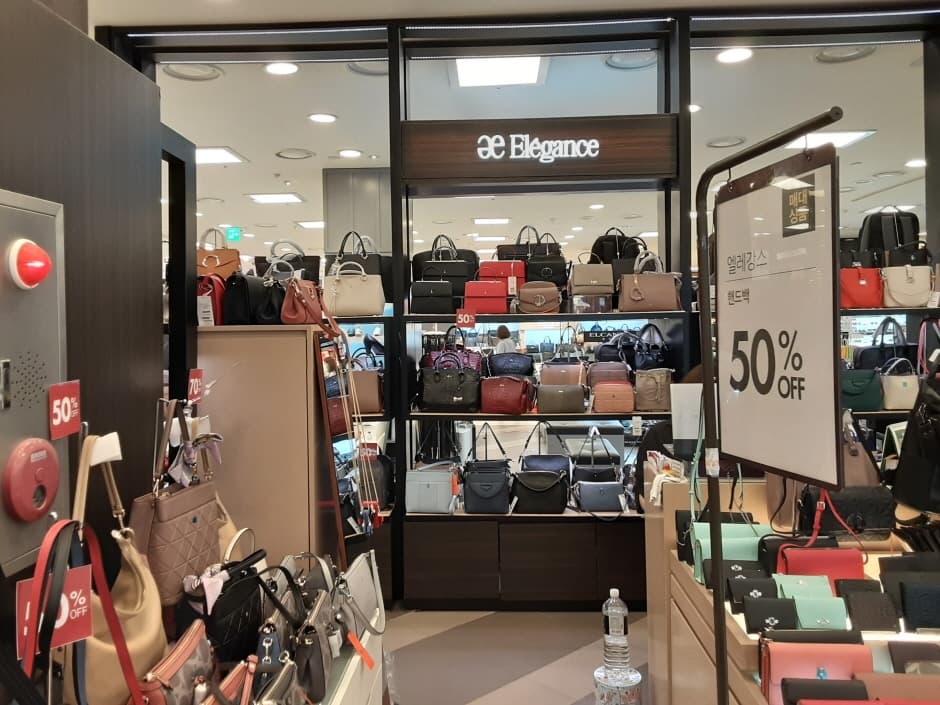 Elégance - Newcore Outlet Ulsan Branch [Tax Refund Shop] (엘레강스뉴코아아울렛울산)