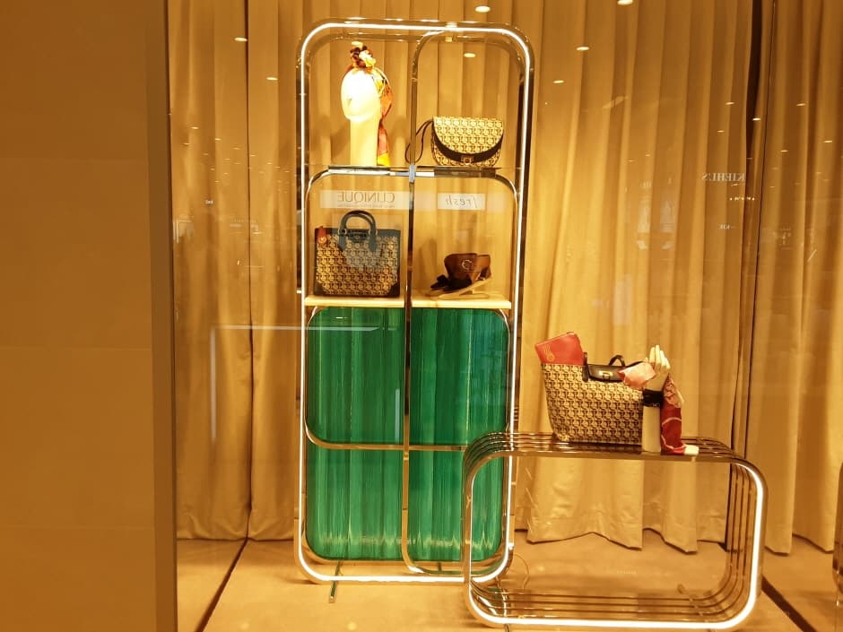 Ferragamo - Hyundai Ulsan Branch [Tax Refund Shop] (페레가모 현대 울산점)