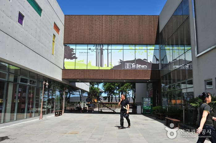 온가족이 함께 떠나는 제주 중문단지여행