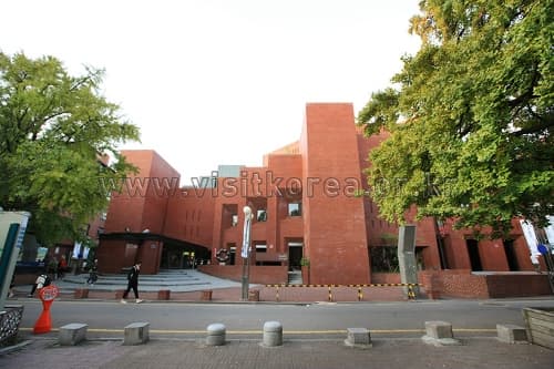 Arko Arts Theater (아르코예술극장)